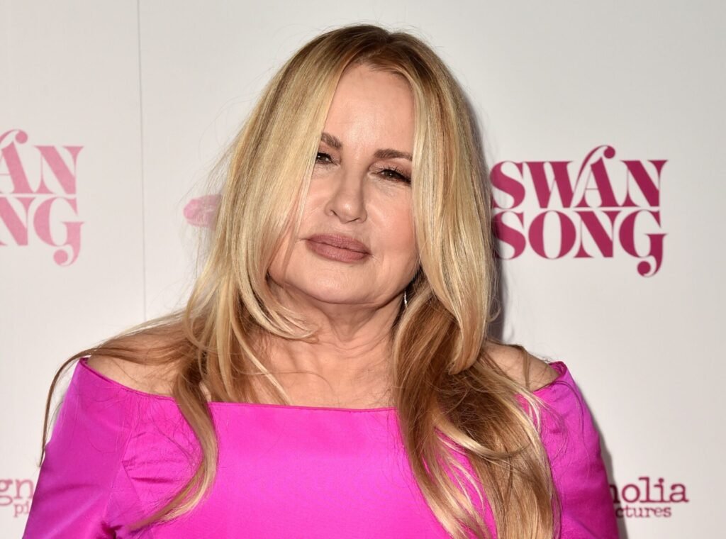 jennifer coolidge plastic surgery