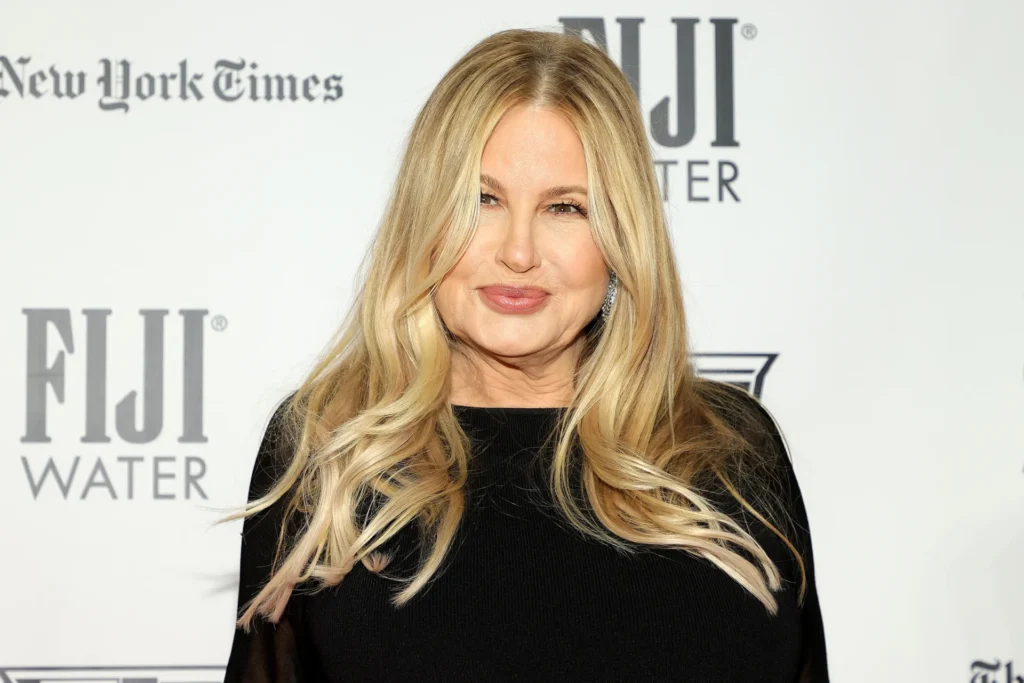 jennifer coolidge plastic surgery