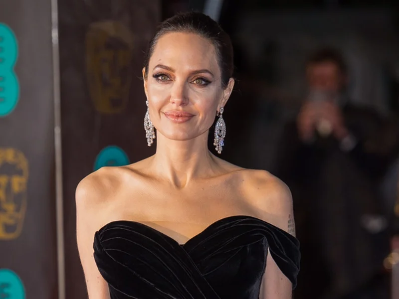 angelina jolie plastic surgery